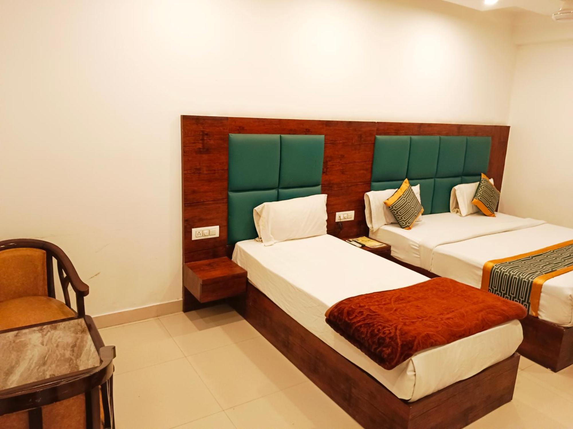Ssd Tork Plaza Near Igi Airport Delhi 4*