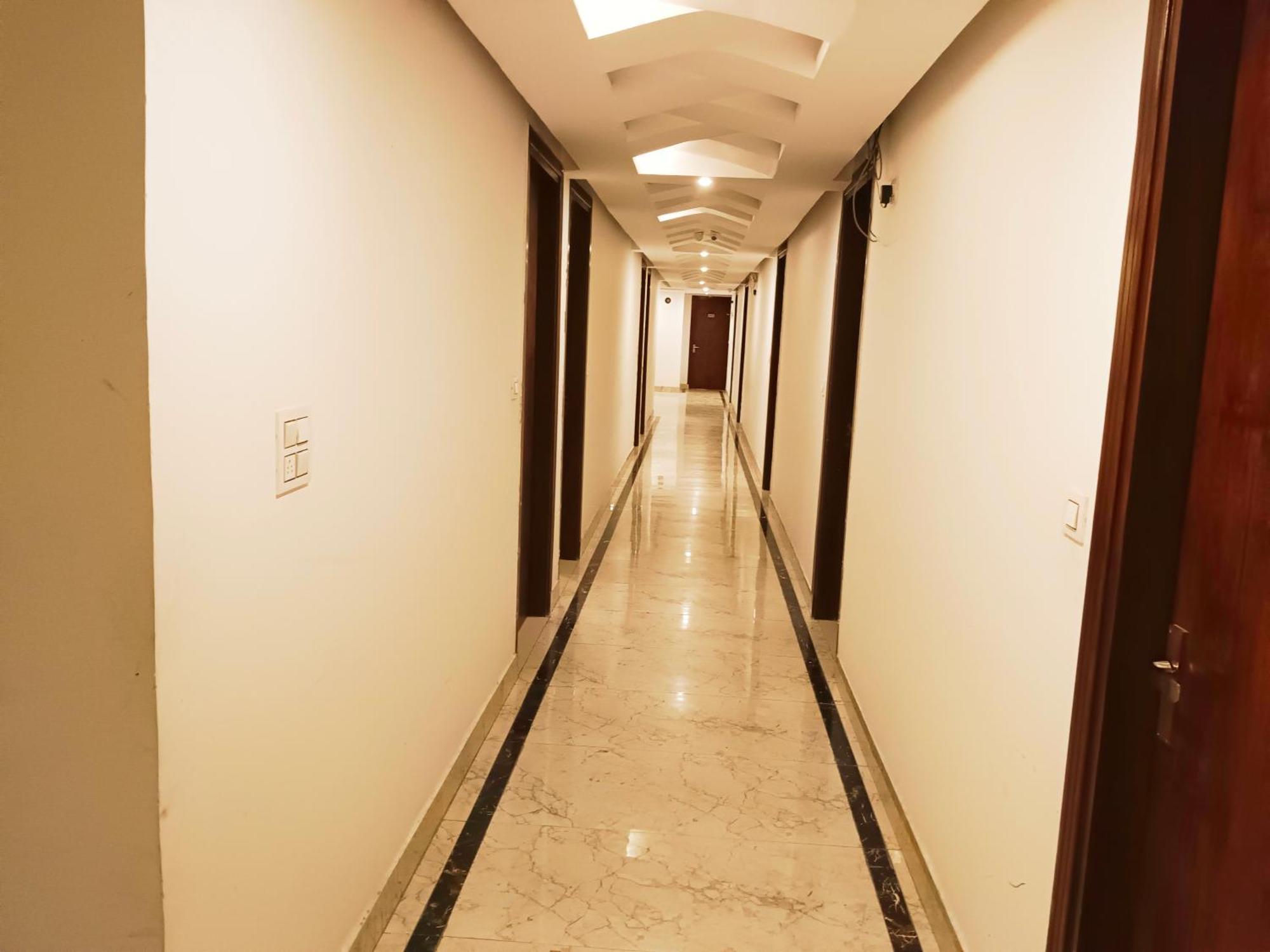 Ssd Tork Plaza Near Igi Airport Delhi 4*