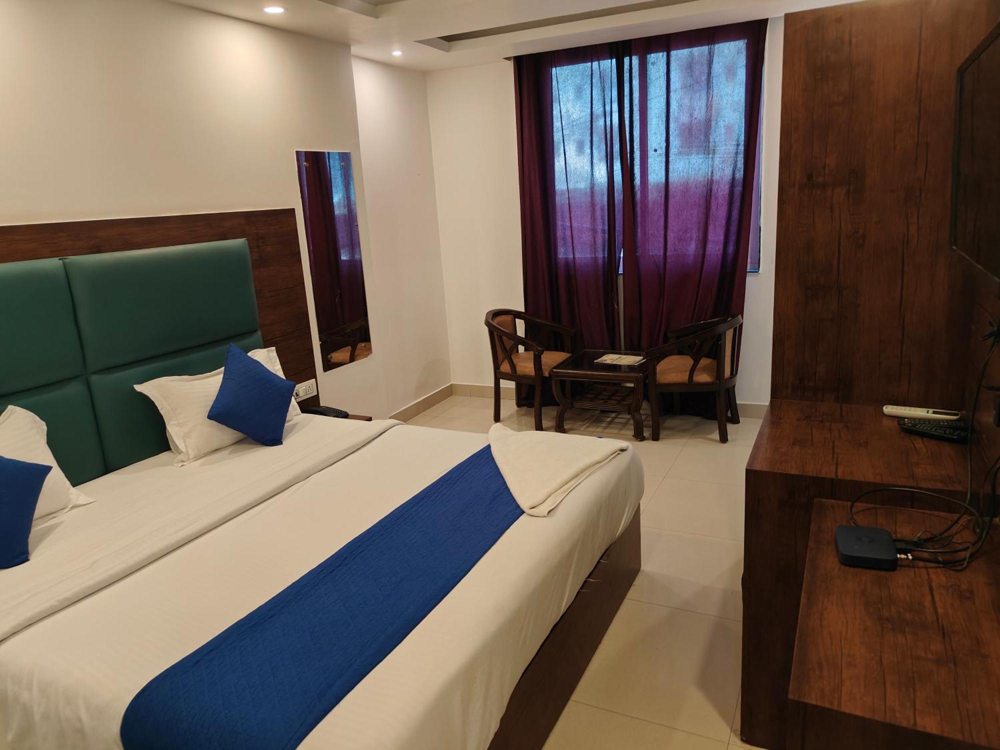 Ssd Tork Plaza Near Igi Airport Delhi 4*